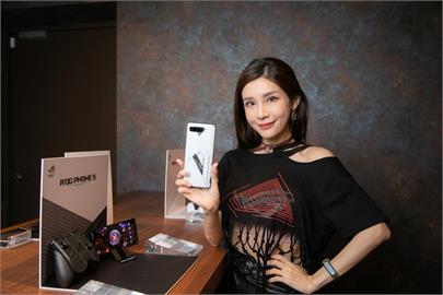 3C／電競機皇 ROG Phone 5 Ultimate 登場！限量預購贈送「ROG 粉絲專屬大禮包」
