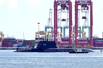 準備邁向海測　海鯤艦高雄港內自主動力航行