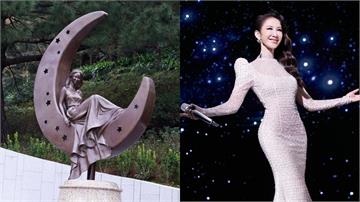 李玟50歲冥誕「月光雕像」落成！生前新歌MV釋出惹哭歌迷：好想念祢