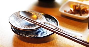 外出吃飯餐具熱水「燙一下」作用不大　專家揭2條件才有效