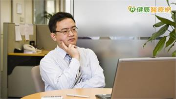  工作會被AI取代嗎？醫揭「新型職場焦慮」失眠、自我懷疑都可能出現