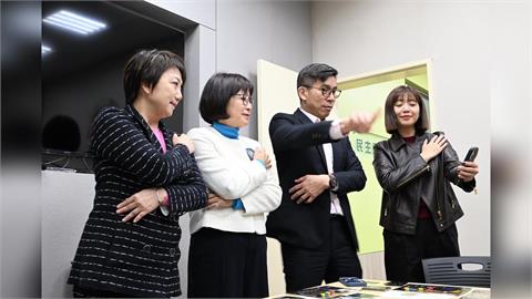 民進黨團過年團聚！玩桌遊、大跳「撒嬌舞」　盼馬年「馬上討論」軍費預算