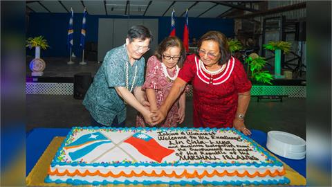 代表賴清德訪馬紹爾！林佳龍遞交國書　晚宴與海妮總統切蛋糕超吸睛