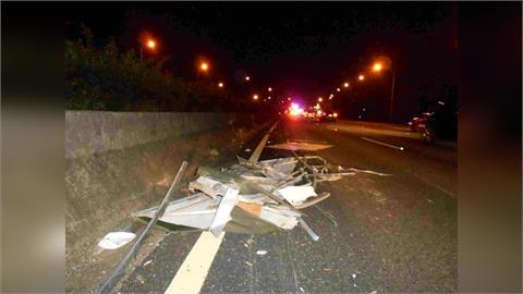 國道「鐵架掉落」８車遭殃！網轟根本蓄意殺人