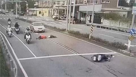 苗栗頭份自小客車撞倒機車2人傷　駕駛肇事逃逸