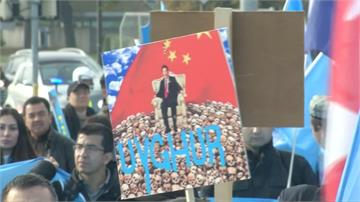 UN審議中國人權 維吾爾人群聚總部呼籲查真相