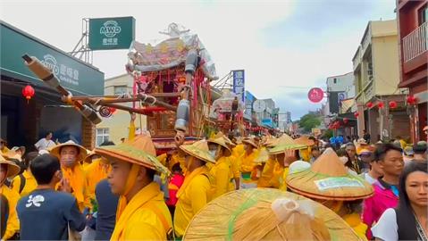 三年一科小琉球迎王祭壓軸「送王儀式」　週六登島人數估破萬