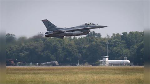 快新聞/貨輪加入搜救!F-16墜機飛官跳傘 管碧玲:大家一起集氣
