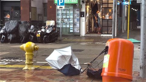 慘！超級颱風「萬宜」登陸　菲國最高級風暴警報撤離百萬人