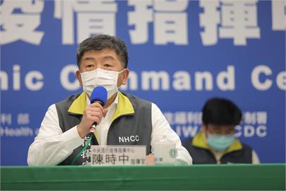 快新聞／被問明天公投何時投票？　陳時中笑回「不要身家調查」：我會去投啦