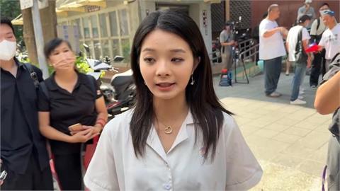 陪母應曉薇出庭還發早餐給小草　接棒選議員？應佳妤「這樣說」