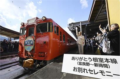 北海道JR「富良野—新得」廢線　大批鐵道迷前來送別
