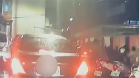 車內藏毒拒檢逃逸兩公里！　莽男開進死巷「自投羅網」