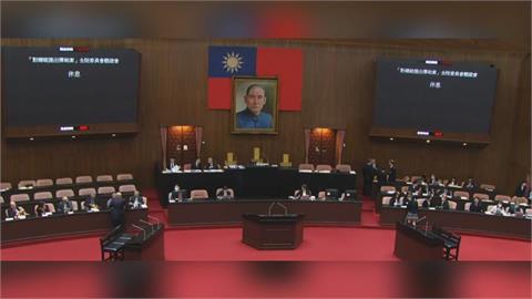 歷史觀測站／民進黨「不陪藍白演戲」未出席聽證會！史上唯一被彈劾總統是他