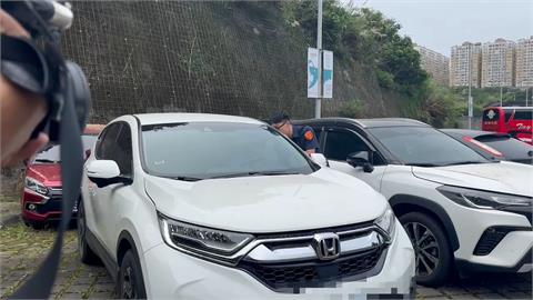 山崩地裂一瞬間　民眾：剛停車！路就被山崩堵住
