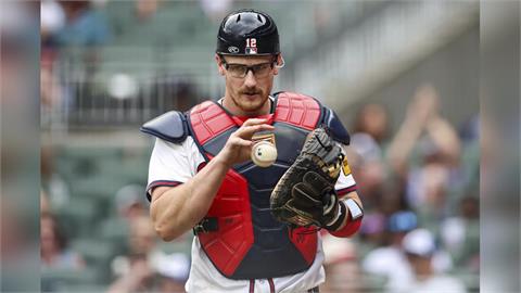 MLB／勇士明星捕手爆出「帶傷硬拚三年」！痛到受不了「檢查結果出爐」