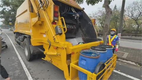 快新聞／三重離奇車禍！機車衝撞新北環保局車　釀1死2傷