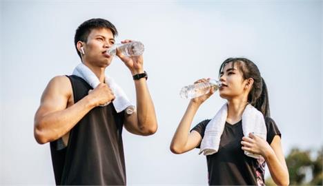 「早運」燃脂、「夜訓」增肌？黃軒醫師打破「運動黃金時段」迷思