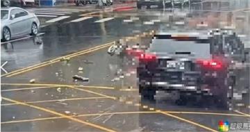 撞擊瞬間曝！北市大同嚴重車禍　賓士擦撞機車釀1死1傷