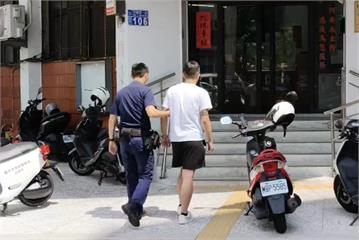 不甘分手　19歲男將前女友按倒街頭狂毆涉2罪被逮