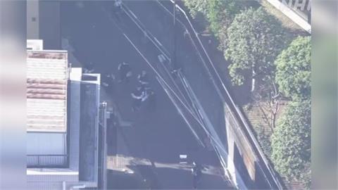 快新聞／東京新宿街頭染血！30多歲女子遭砍4刀倒地　黑帽男逃逸中