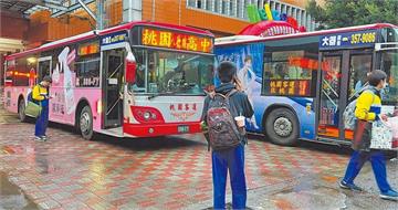 司機痛毆學生竟一票人叫好？律師傻眼分析事件性質　嘆：公民老師該哭死了！