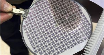 川普政府為何遲遲不課半導體關稅？知情人士曝關鍵內幕