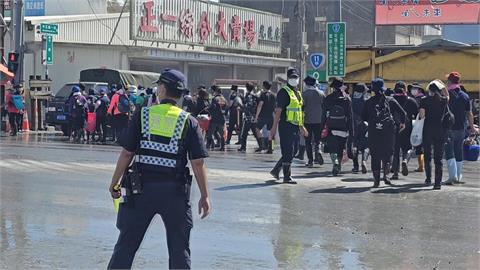 先上車後補票！光復站閘門全開 力挺「鏟子超人」