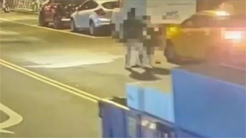 兩男持刀搶小黃嗆「要錢還是要命」趁隙開走計程車　逃台中遭逮