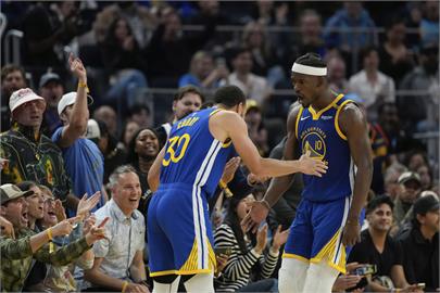 NBA(影)/真香!「士官長」加入後勇士正負值大躍進 柯瑞大讚:跟以前完全不一樣