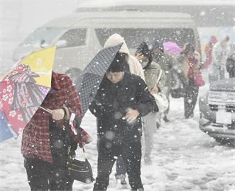北海道「初冠雪」　利尻山雪季創80年以來最晚