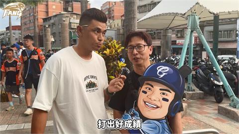 張育成披悍將戰袍「首安棒打嘟嘟」 獅迷也倒戈支持:沒得選他有點難過