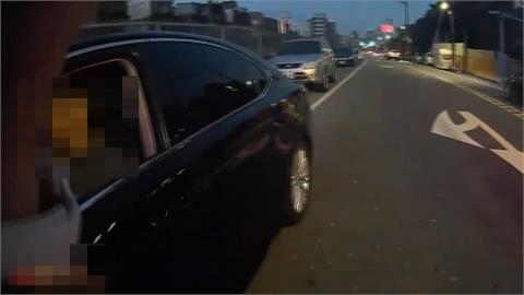 5外國人擠一車！　女所長逮逃逸移工　舉電擊槍喝令鎖車門