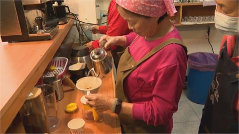 全台最老咖啡館！　「阿嬤級咖啡師」退休活出精彩人生