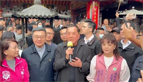卓榮泰下鄉南投紫南宮發新春福袋　喊話朝野應團結互信