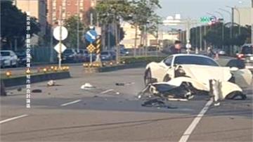 疑不熟路況 千萬超跑失控自撞波及3車
