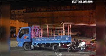 高雄婦騎車自撞路旁小貨車！「整路血跡斑斑」送醫後仍不治