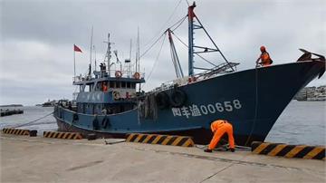 中國漁船又越界！海巡截400KG漁獲逮7人