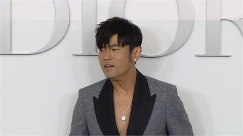 快新聞／周杰倫現身代言場合「中空裝曬胸肌」帥翻　還當場自爆「好消息」