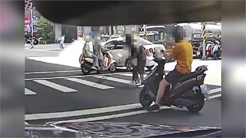 快新聞／中和男毒駕「倒車狠輾」雙載機車...7旬姊妹1死1重傷