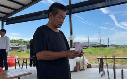 來拜拜免費呷冰！　宜蘭壯圍「冰棒土地公」發冰結緣