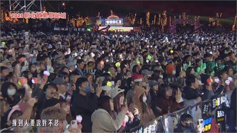 耶誕城演唱會Day2　動力火車.告五人輪番嗨唱　上萬人擠爆