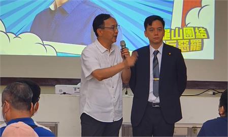 朱立倫站台牛煦庭喊普發1萬捐社福　　綠轟：刪預算又要捐款　好笑的矛盾