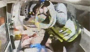 苗栗男持雙刀挾持同居女友遭擊斃　母怨：警方沒積極勸說就開槍