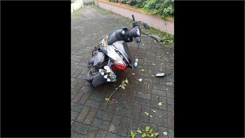 相約騎機車出遊自摔衝下邊坡　18歲騎士.女乘客僅輕傷