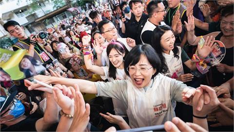 進場走7分鐘！蘇巧慧人氣震撼南新莊　「戰貓」蕭美琴驚喜現身