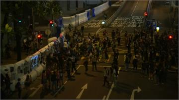 抗議港警暴力清場 反送中示威包圍警總