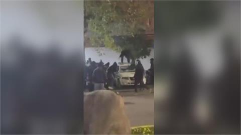 伊朗通膨狂飆引爆示威潮! 民眾燒毀領袖雕像爆警民衝突