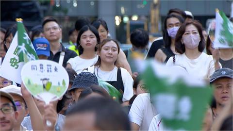 快新聞／罷免失利「普發1萬影響不大」　律師揭「親中賣台」難下架原因