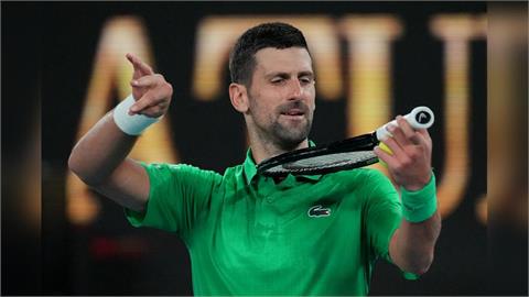 澳網(影)／這球差點打中女球僮！喬科維奇達成大滿貫400勝　還好沒有重演失格悲劇